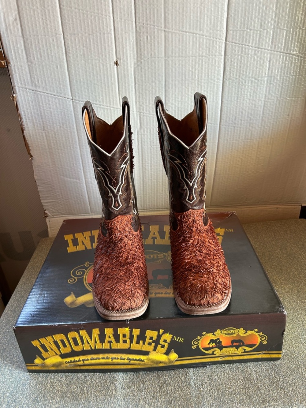 Indomable's Textured Western Boots
